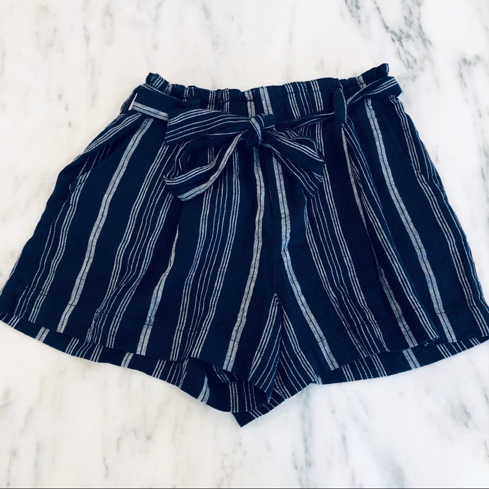 NWOT Gap Navy Striped Shorts